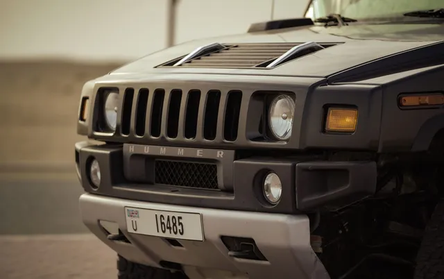The front of a Hummer H3