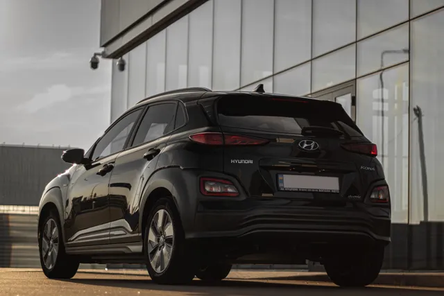 A black Hyundai Kona SUV