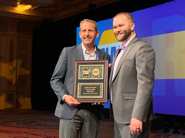 Jake Sorensen accepting the 2019 National NAPA/ASE Technician of the Year